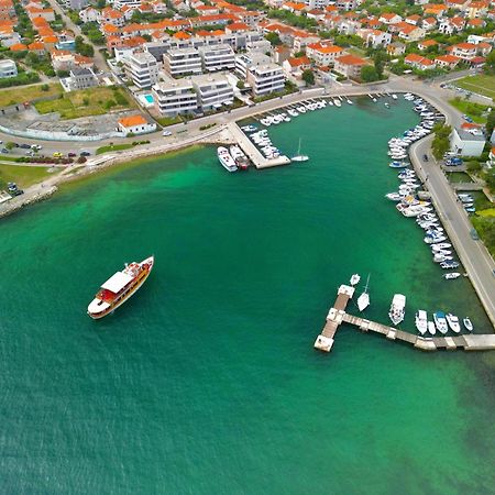 Holiday Apartments Ivano & Leo - Private Parking Zadar Bagian luar foto