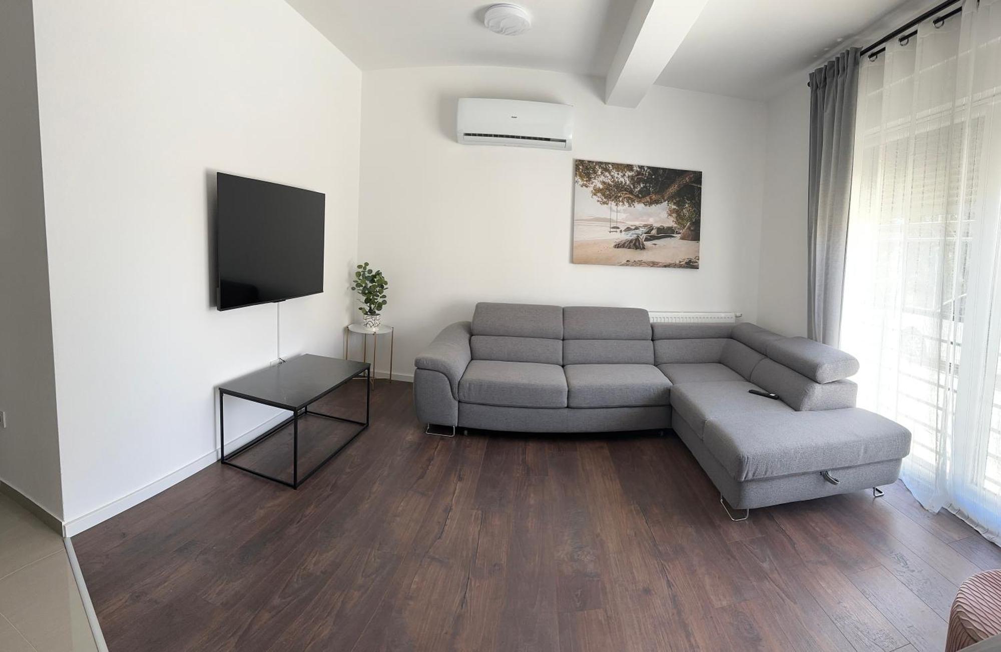 Holiday Apartments Ivano & Leo - Private Parking Zadar Bagian luar foto
