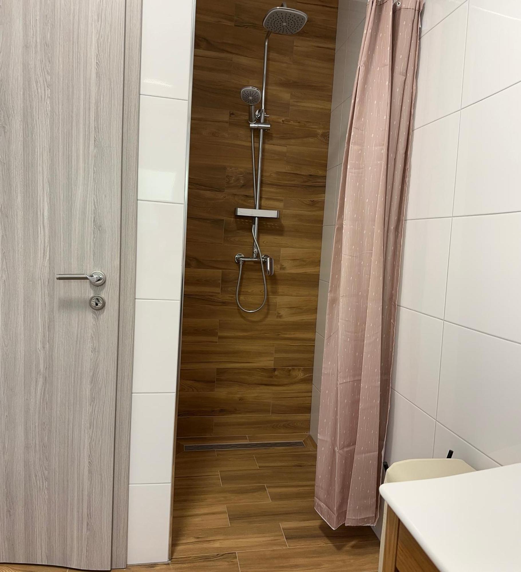 Holiday Apartments Ivano & Leo - Private Parking Zadar Bagian luar foto