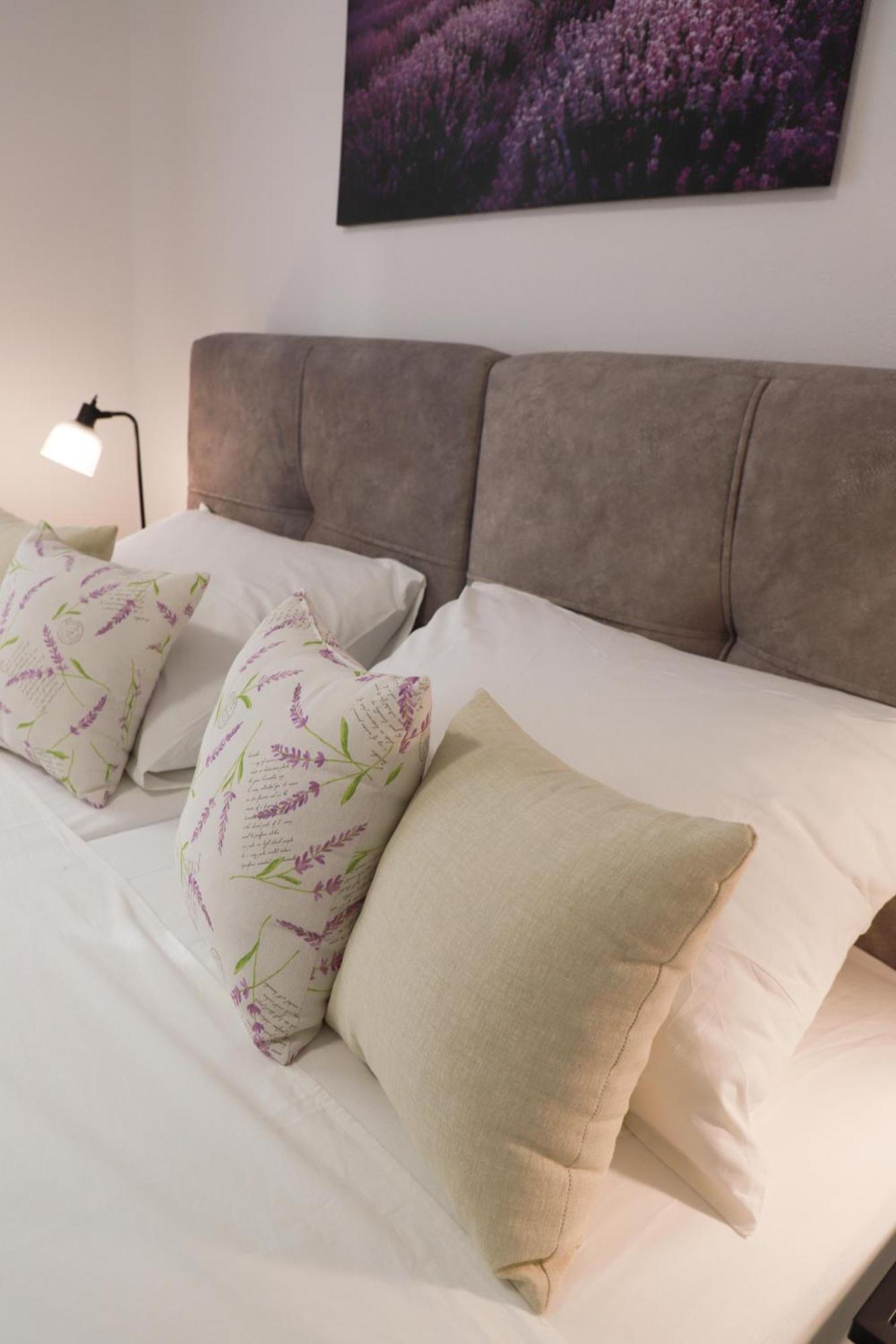 Holiday Apartments Ivano & Leo - Private Parking Zadar Bagian luar foto