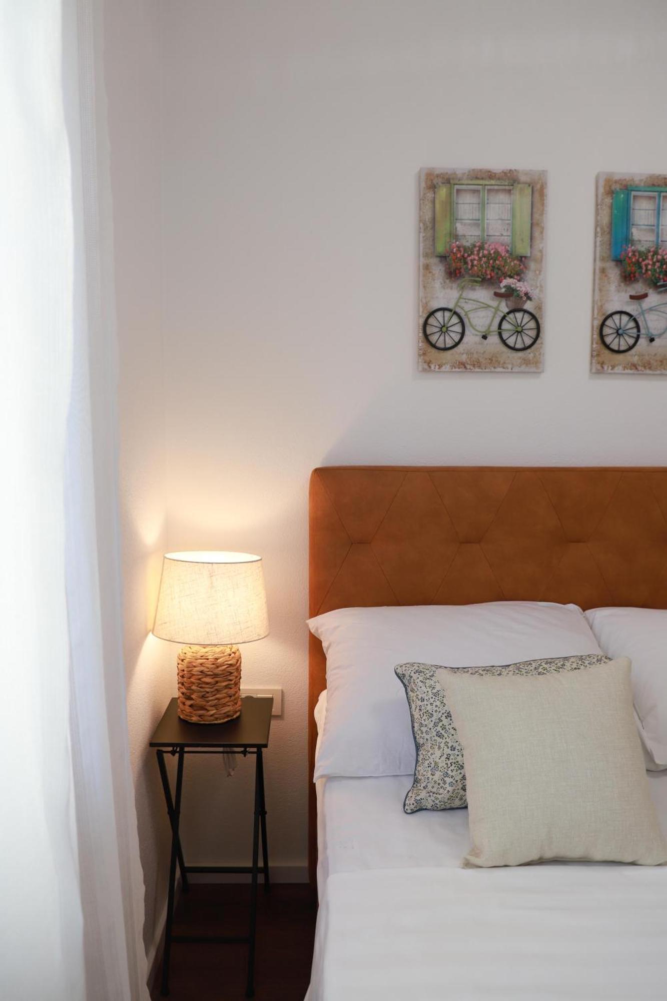Holiday Apartments Ivano & Leo - Private Parking Zadar Bagian luar foto