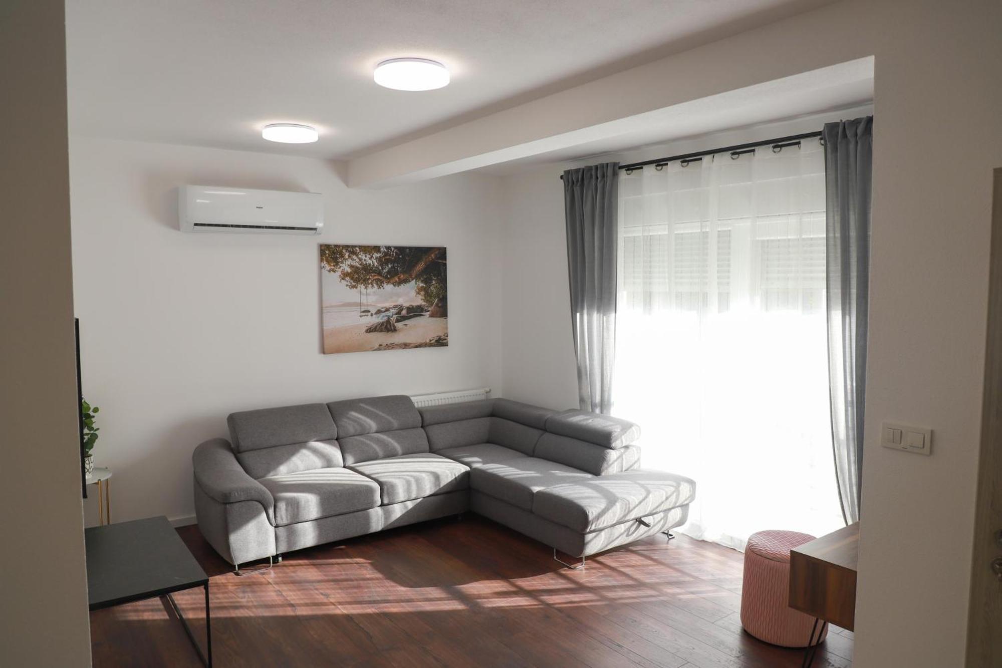 Holiday Apartments Ivano & Leo - Private Parking Zadar Bagian luar foto