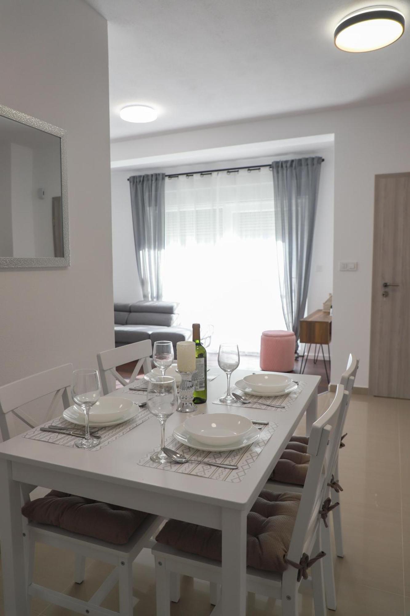 Holiday Apartments Ivano & Leo - Private Parking Zadar Bagian luar foto