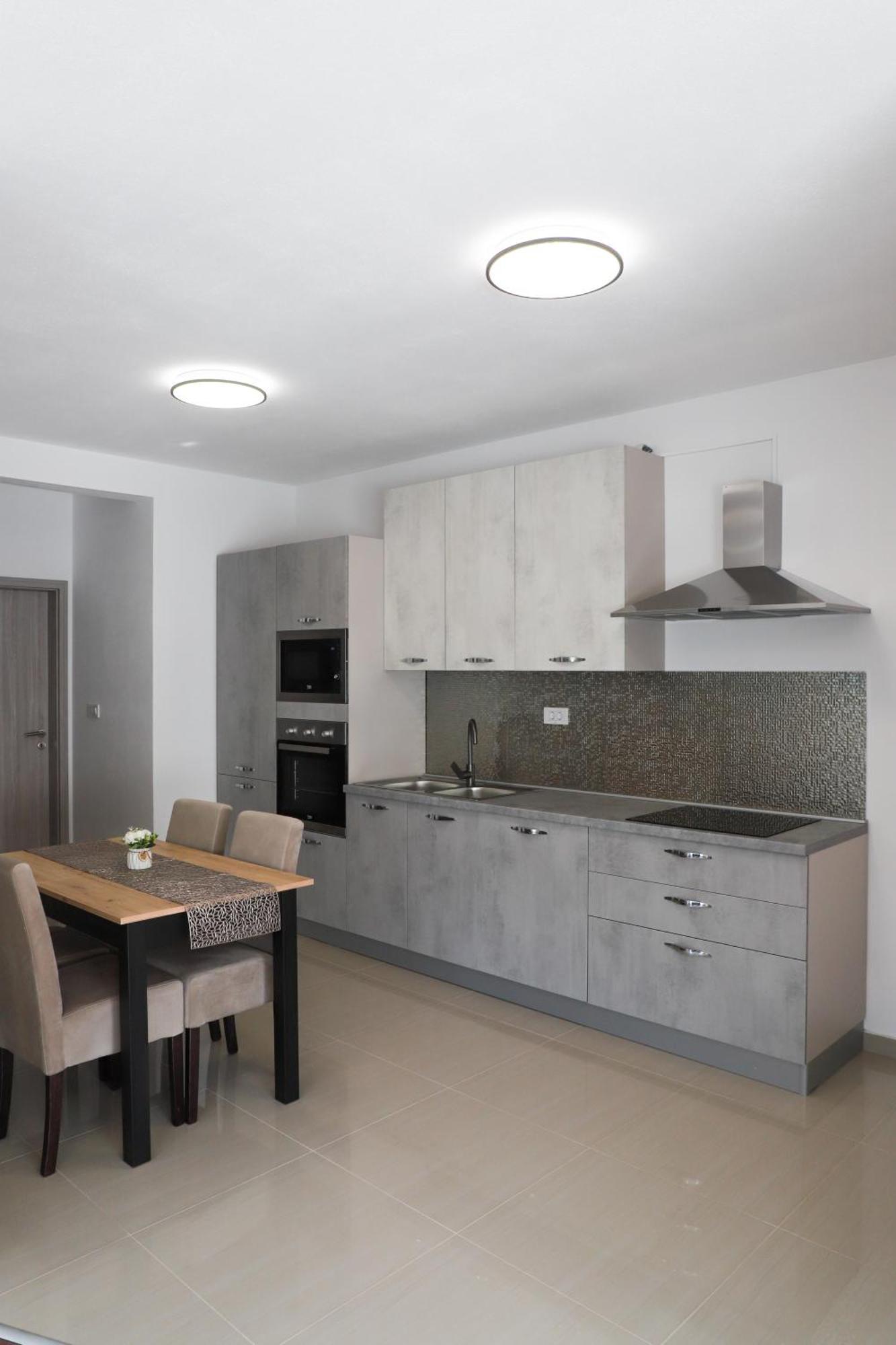 Holiday Apartments Ivano & Leo - Private Parking Zadar Bagian luar foto