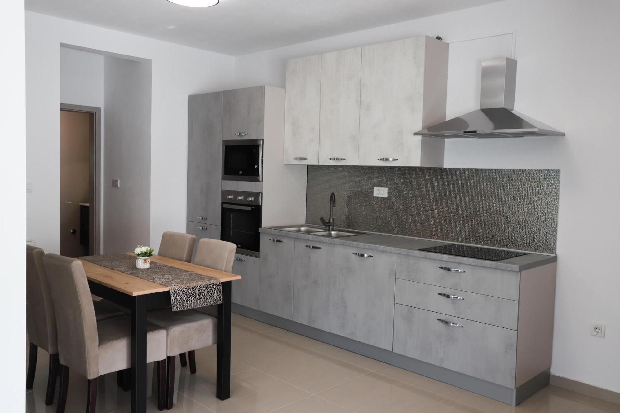 Holiday Apartments Ivano & Leo - Private Parking Zadar Bagian luar foto