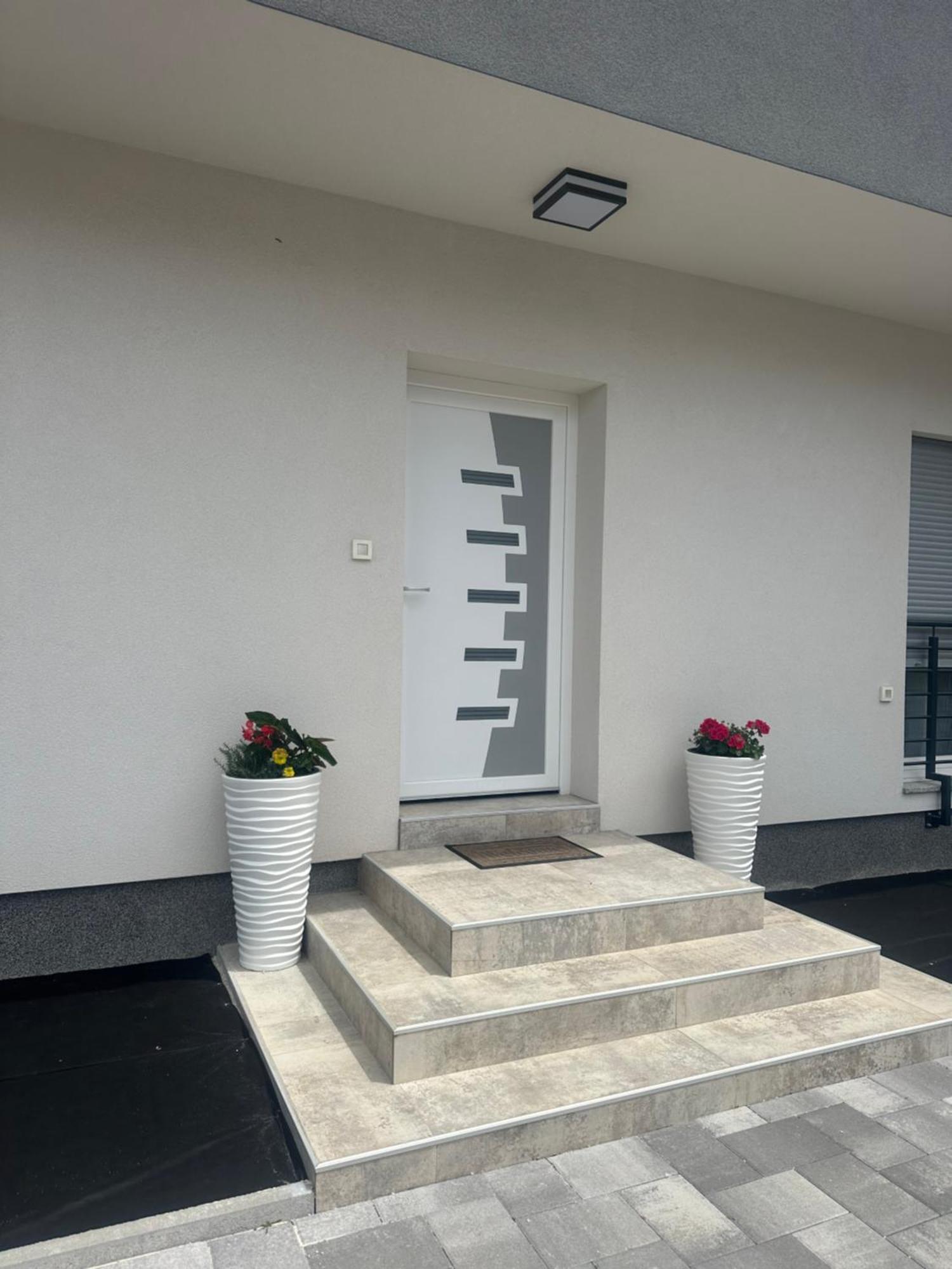Holiday Apartments Ivano & Leo - Private Parking Zadar Bagian luar foto